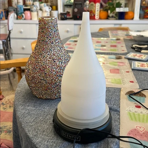 INSPIRIT SCENTSY ESSENTIAL OIL DIFFUSER SHADE & BASE MULTICOLOR GLASS BEADS EUC - Picture 4 of 8